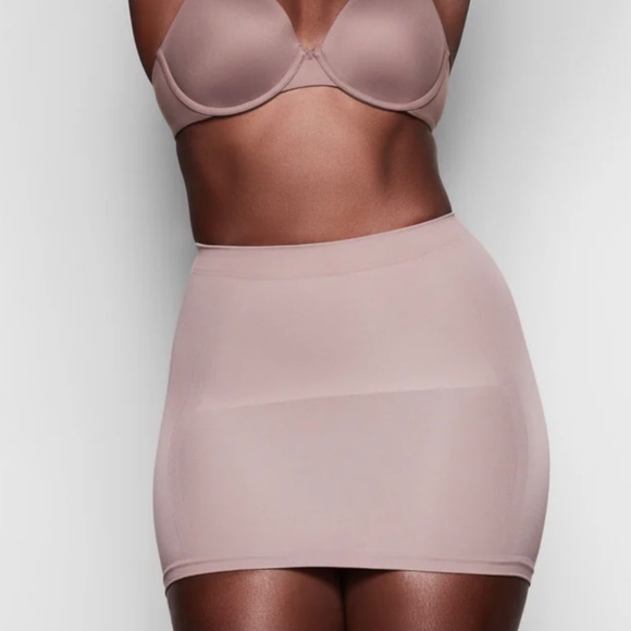 NIB DISCONTINUED SKIMS MINI SKIRT SHAPEWEAR - Picture 8 of 8